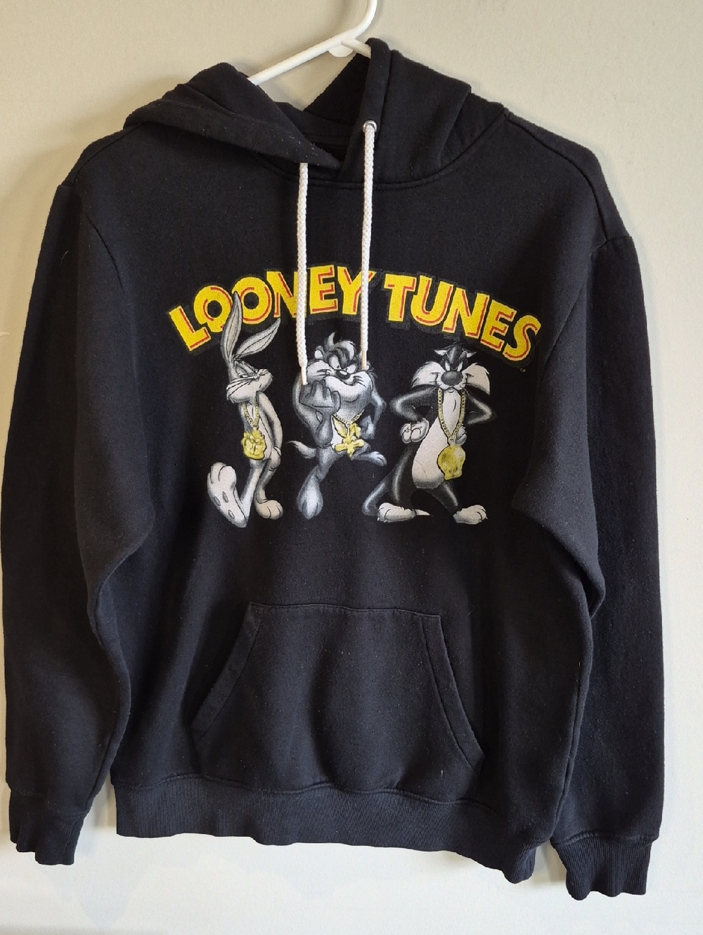 Looney Tunes Black Graphic Hoodie - Retro Cartoon Pullover